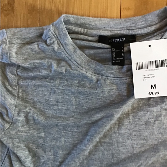 NWT Forever 21 T-shirt Size M - Picture 2 of 3